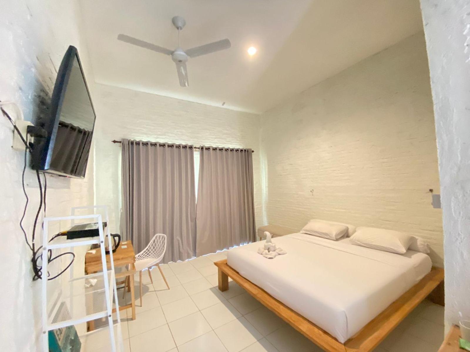 Pasir Putih Resort & Resto Maluk Kültér fotó