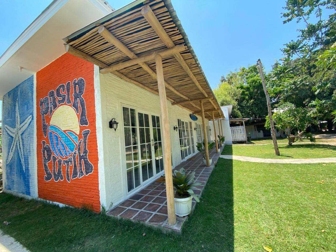 Pasir Putih Resort & Resto Maluk Kültér fotó