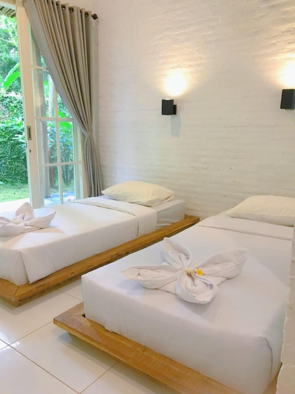 Pasir Putih Resort & Resto Maluk Kültér fotó