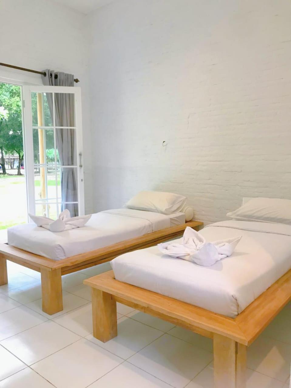 Pasir Putih Resort & Resto Maluk Kültér fotó